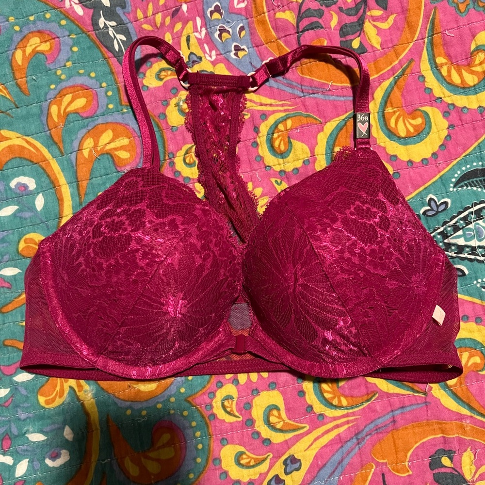 36B Victoria’s Secret push up bra in burgundy. NWT!